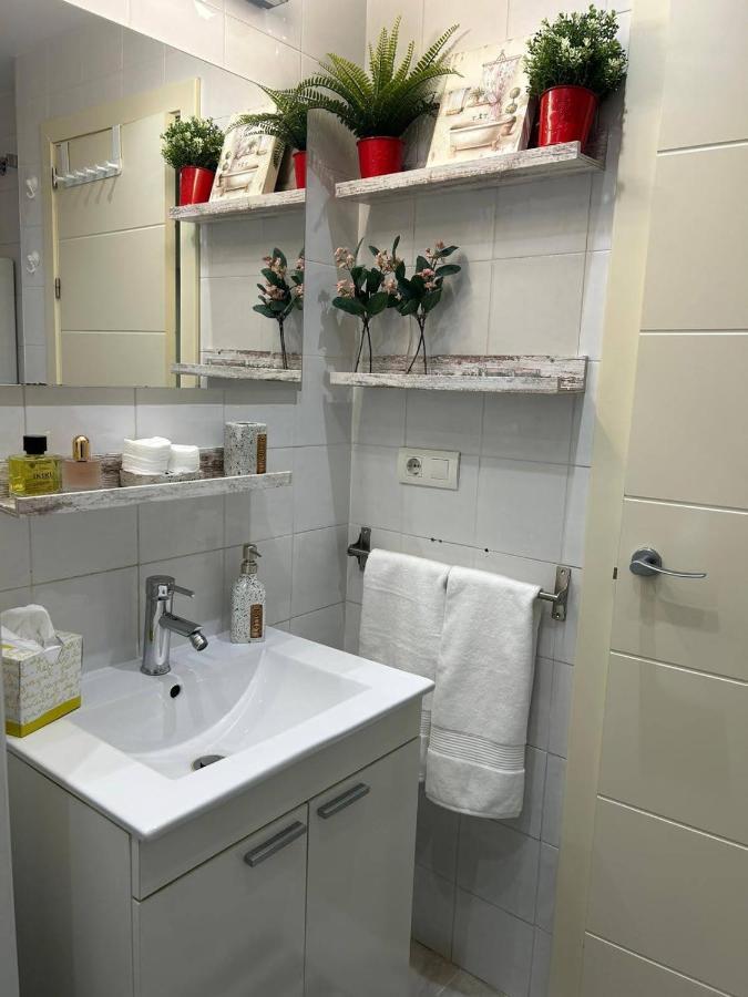 Apartamento Suite Torre Alta Parking Gratis Séville Extérieur photo